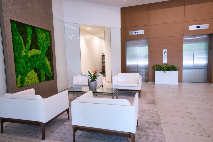 More Photos Of 3379 Peachtree Rd NE, Atlanta Office For Lease