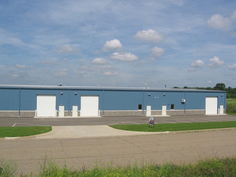 More Photos Of 2021-2029 Venture Cir SE, Massillon Warehouse For Lease