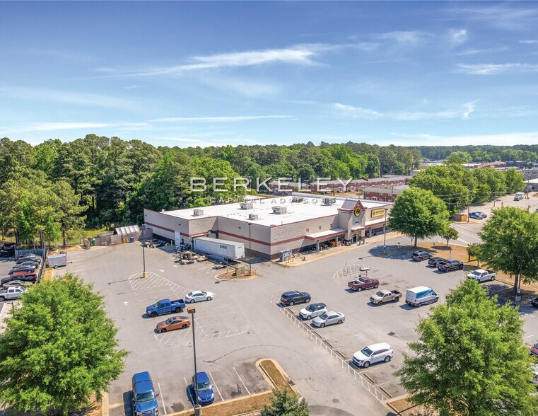 More Photos Of 3502 Bragg Blvd, Fayetteville Freestanding For Sale
