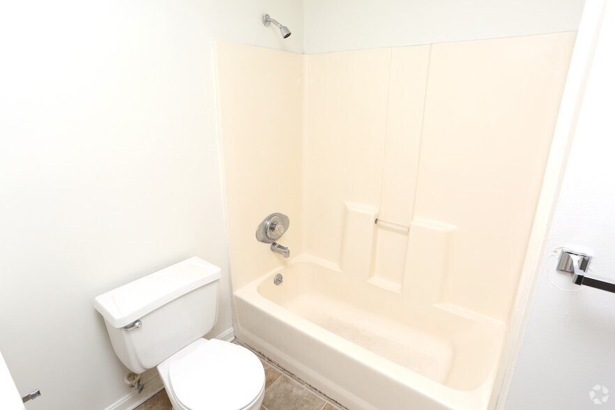 More Photos Of 3130 Saint Anthony Gardens Dr, Louisville Apartments For Sale