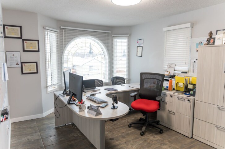 More Photos Of 16210 100A Ave NW, Edmonton Office For Sale