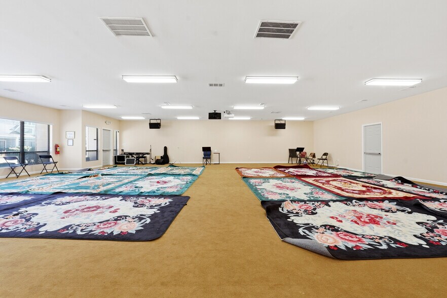 More Photos Of 415-421 W Pike St, Lawrenceville Office For Sale