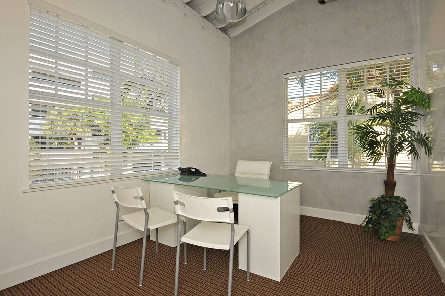 More Photos Of 530 11th St, Miami Beach Loft Creative Space For Lease