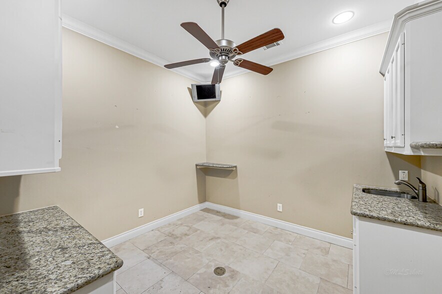 More Photos Of 607 Park Grove Dr, Katy Medical For Lease