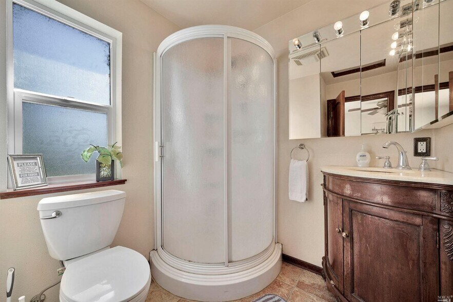 More Photos Of 14097 Lakeshore Dr, Clearlake Apartments For Sale