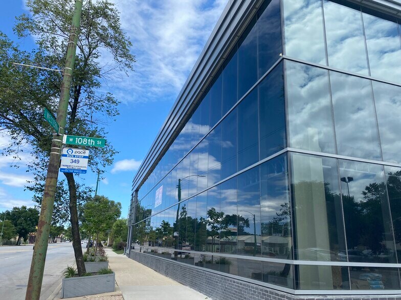 More Photos Of 10801 S Western Ave, Chicago Medical For Lease
