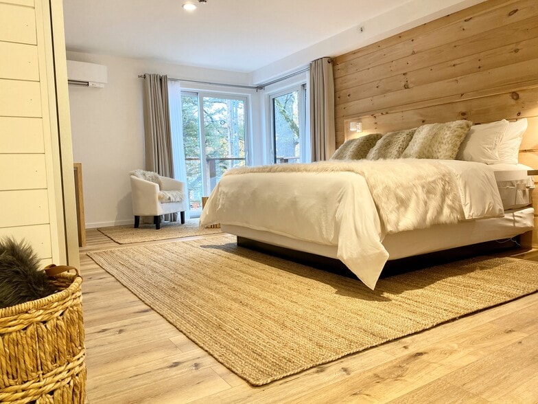 More Photos Of 2906 White Mountain Hwy, North Conway Hotel For Sale