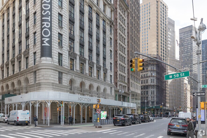 More Photos Of 5 Columbus Cir, New York Coworking Space