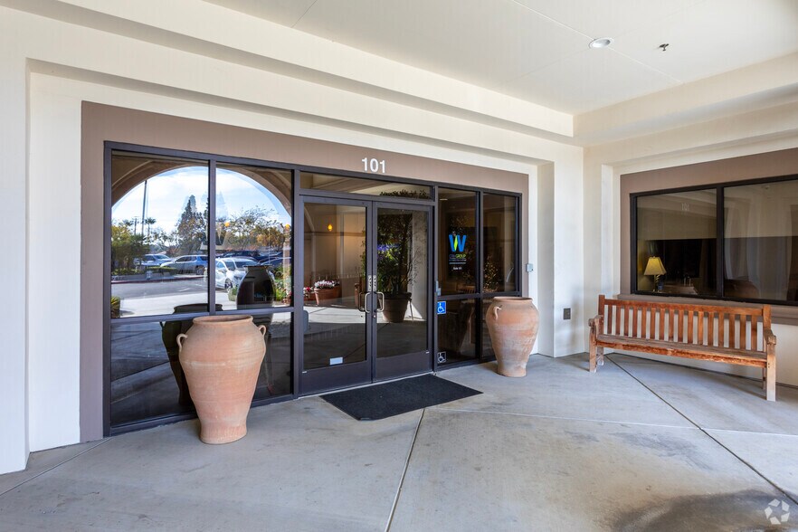 More Photos Of 7225 N 1st St, Fresno Office For Lease