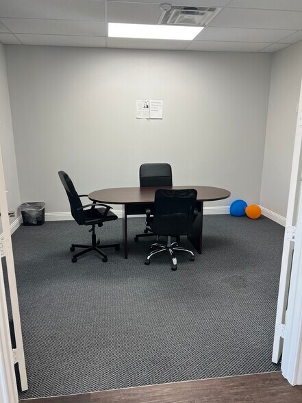 More Photos Of 945 Stockton Dr, Allen Unknown For Lease