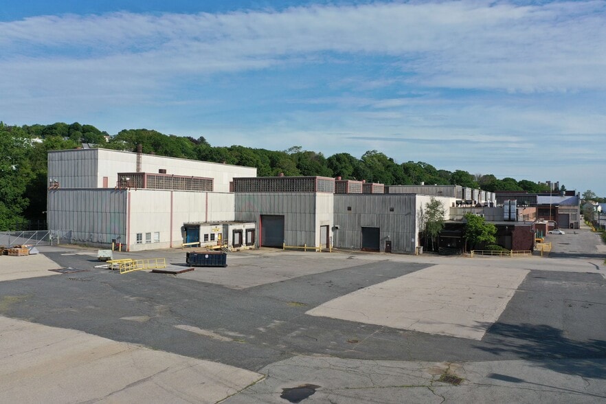 More Photos Of 40-88 Crescent St, Worcester Manufacturing For Lease