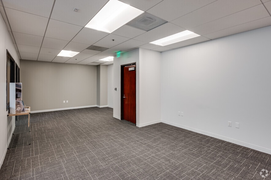 More Photos Of 23101 Lake Center Dr, Lake Forest Office For Lease
