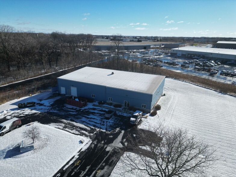 Primary Photo Of 2695 Badger Ave, Oshkosh Manufacturing For Sale