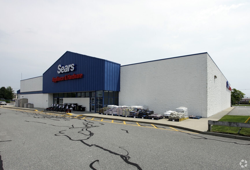 More Photos Of 1-42 Fairhaven Commons Way, Fairhaven Unknown For Lease
