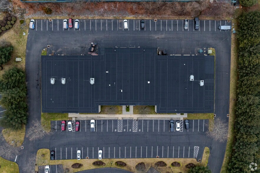 More Photos Of 50 Ivy Brook Rd, Shelton Unknown For Lease