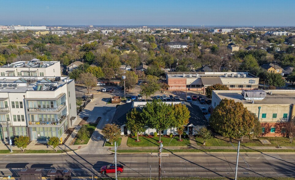 More Photos Of 820 N Zang Blvd, Dallas Medical For Lease