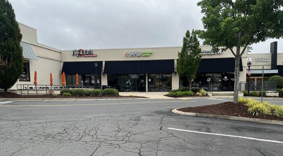 Primary Photo Of 7601-7715 Pineville Matthews Rd, Charlotte General Retail For Lease