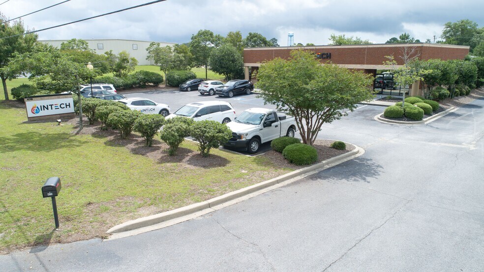 More Photos Of 475 Industrial Dr, Lexington Showroom For Sale