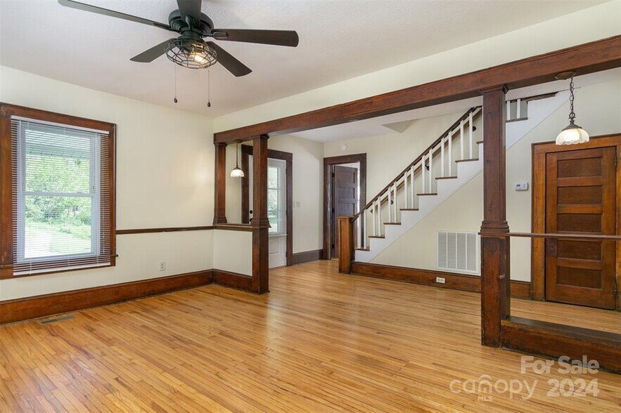 More Photos Of 390 E Main St, Old Fort Office For Sale