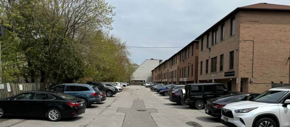 More Photos Of 326 Sheppard Ave E, Toronto Storefront Retail Office For Lease