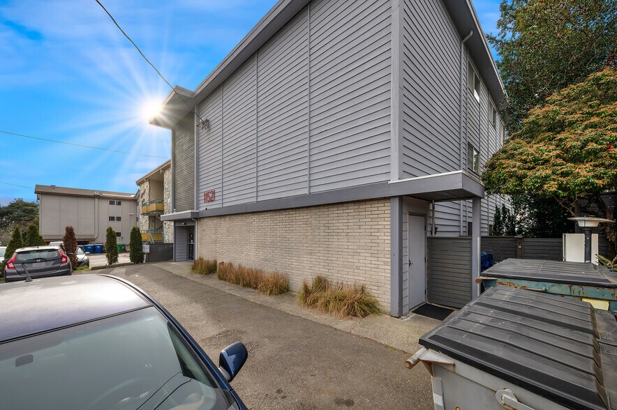 More Photos Of 11521 Greenwood Ave N, Seattle Apartments For Sale