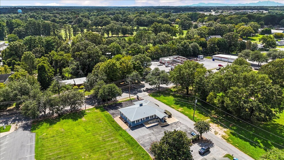More Photos Of 492 W Main St, Forest City Freestanding For Sale