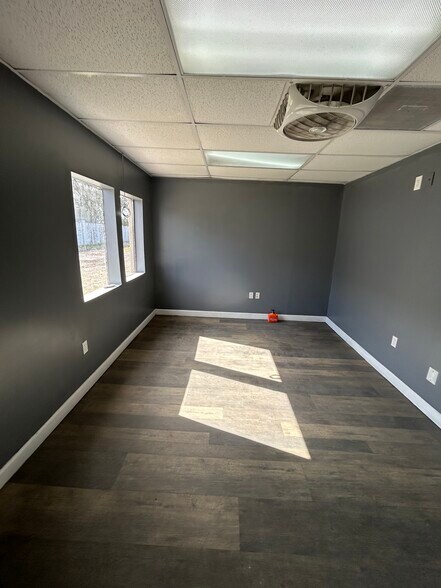 More Photos Of 3303 37th St, Orlando Warehouse For Lease