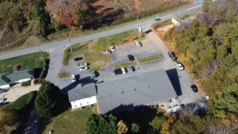 2790 N NC 16 Business Hwy, Denver, NC 28037 Retail For Lease