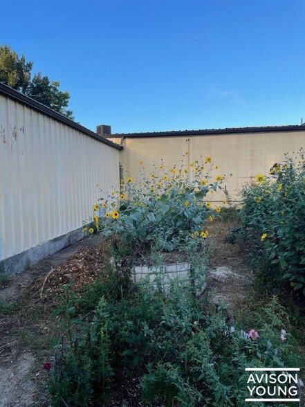 More Photos Of 808 Sevier Ave, Knoxville Freestanding For Sale