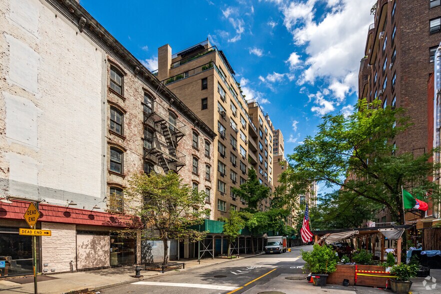 More Photos Of 415 E 52nd St, New York Apartments For Lease