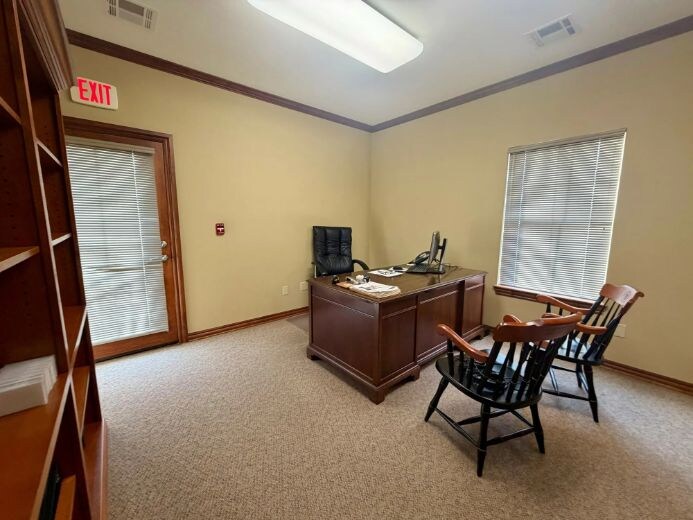 More Photos Of 1218 E 9th St, Edmond Medical For Lease