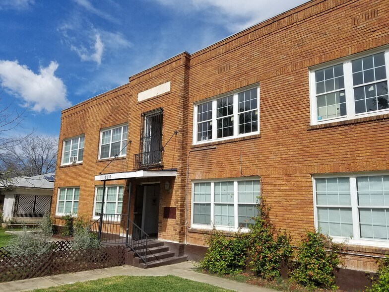 More Photos Of 1409 W Woodlawn Ave, San Antonio Apartments For Sale