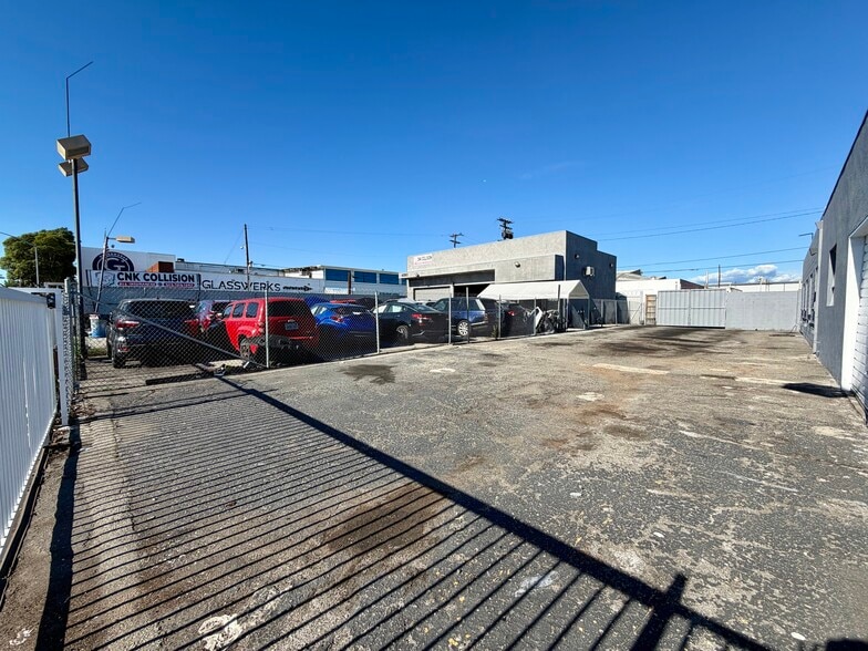 More Photos Of 4401 Firestone Blvd, South Gate Flex For Lease