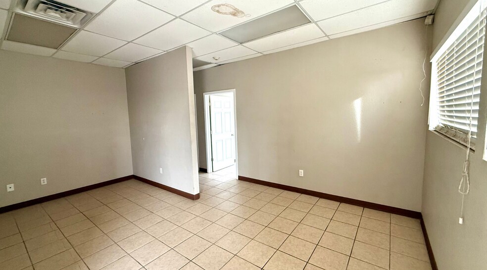 More Photos Of 12920 Tx 191 Frontage Unit 8 rd, Midland Flex For Lease