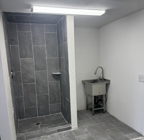 More Photos Of 1590 Foothill Dr, Boulder City Light Distribution For Sale