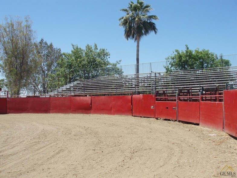 More Photos Of 11475 Garzoli Ave, Delano Horse Stables For Sale