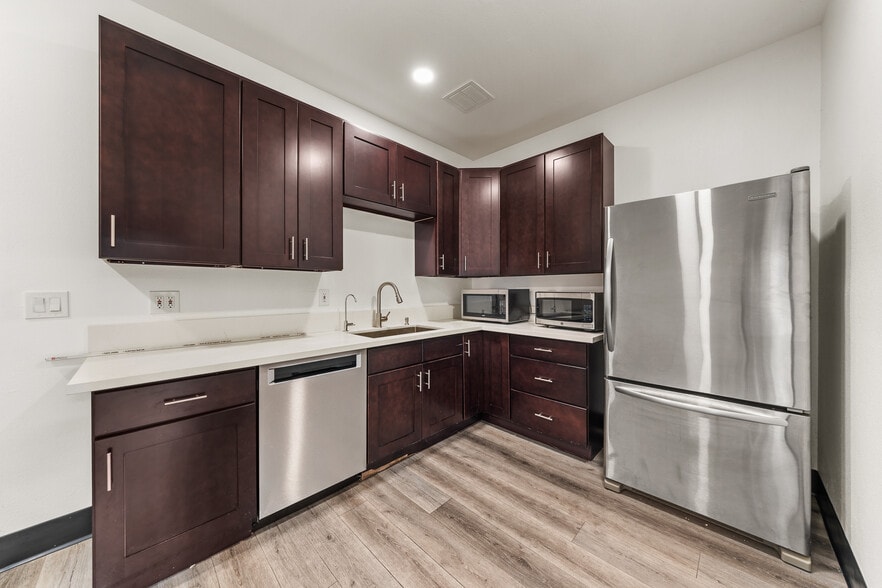 More Photos Of 23282 Peralta Dr, Laguna Hills Warehouse For Sale