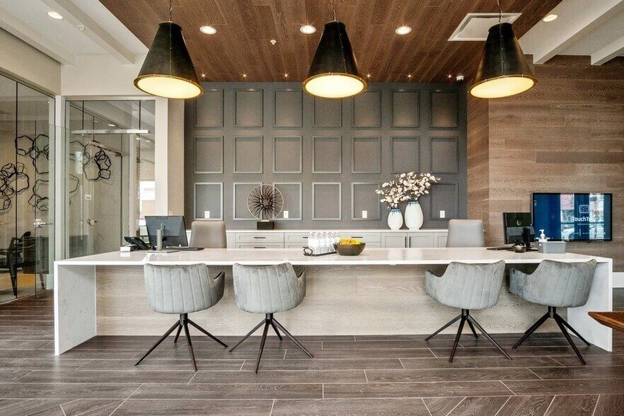 More Photos Of 168 E Midvillage Rd, Sandy Apartments For Lease