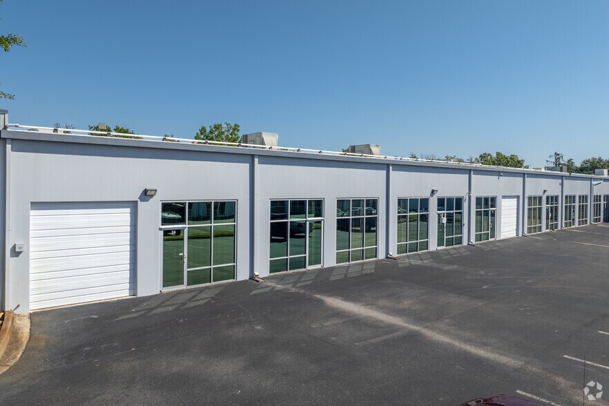 More Photos Of 7350 Futures Dr, Orlando Office For Sale