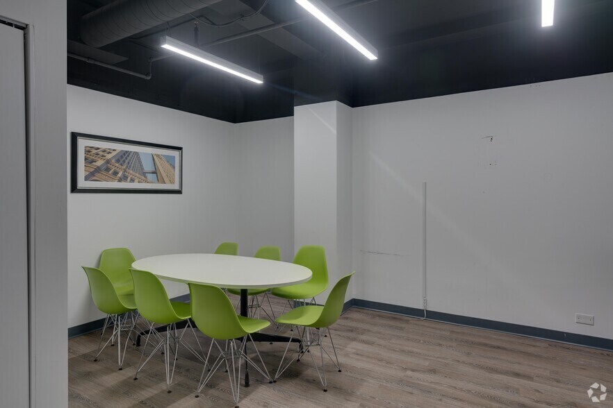 More Photos Of 105 W Madison St, Chicago Office Residential For Sale