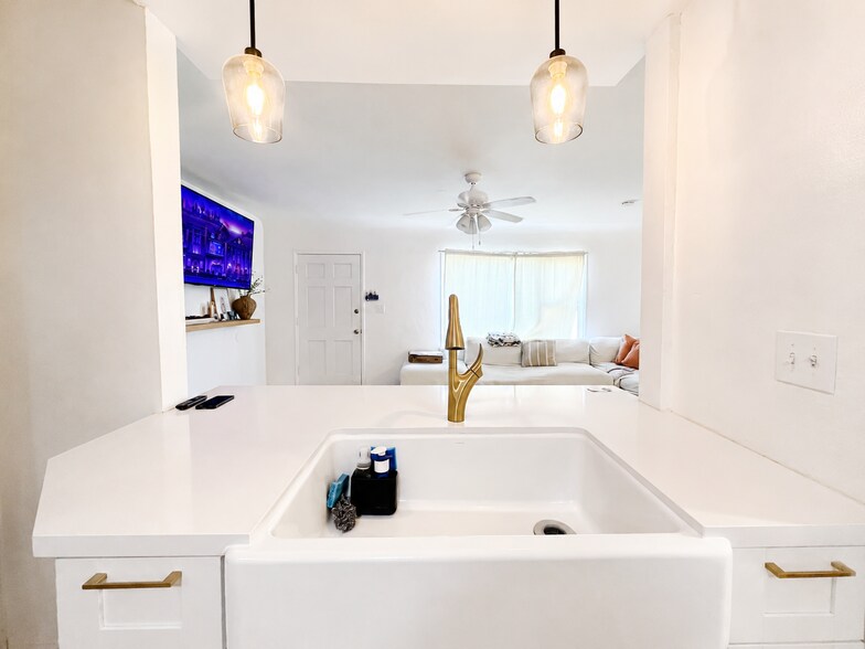More Photos Of 1507 Pearl St, Bakersfield Apartments For Sale