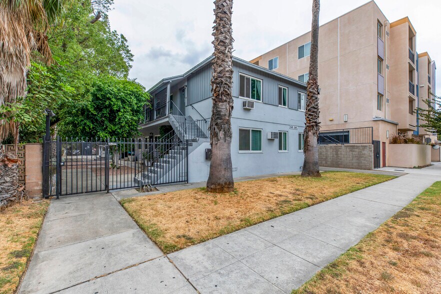 More Photos Of 13647 Leadwell St, Van Nuys Apartments For Sale