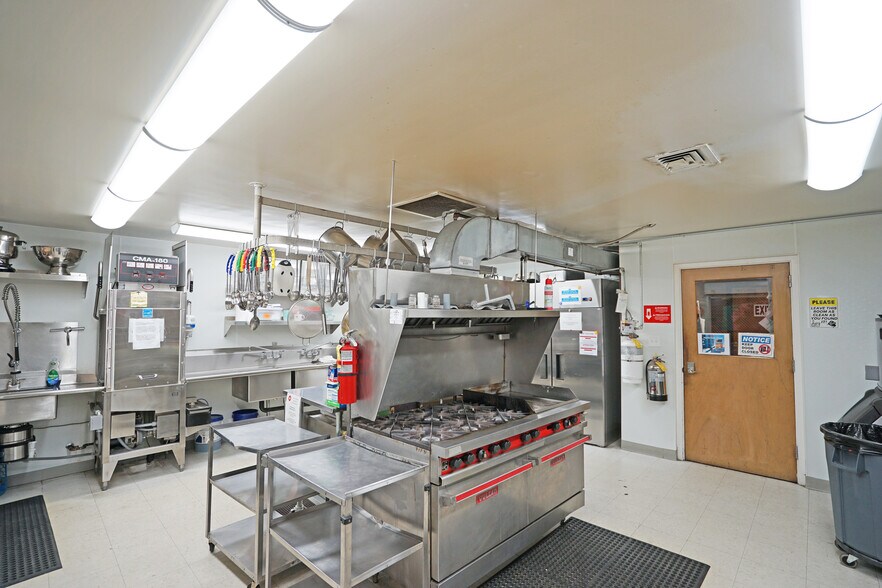 More Photos Of 310 N 16th Ave, Yakima Office For Sale