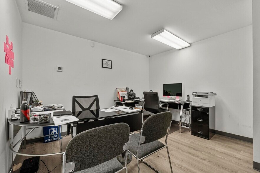 More Photos Of 10813-10841 NW 29th St, Doral Industrial For Sale