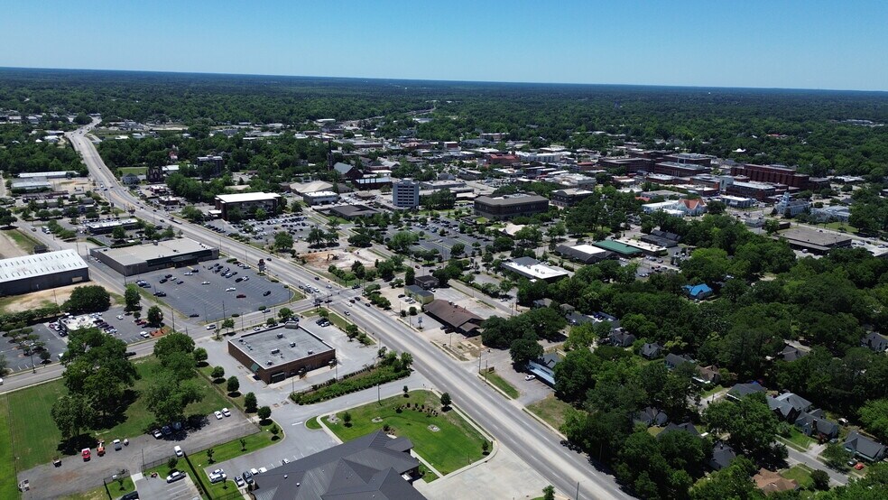 More Photos Of 201 N Lafayette Dr, Sumter Drugstore For Sale