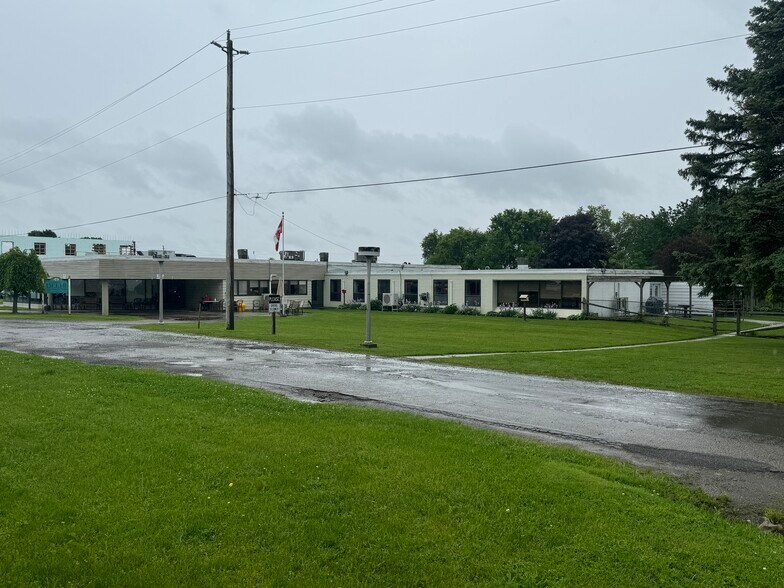 More Photos Of 725 Gibralter St, Norfolk Flex For Sale