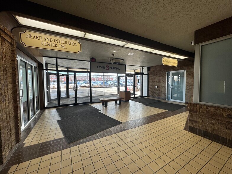 More Photos Of 1941 S 42nd St, Omaha Office For Lease