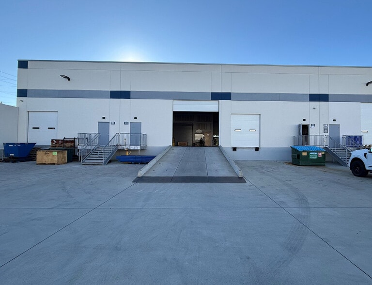 More Photos Of 1250 Imeson Park Blvd, Jacksonville Distribution For Lease
