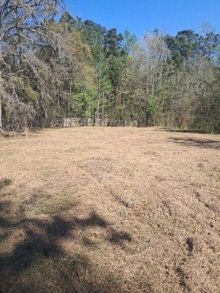 More Photos Of 334 Isaac Stevens Rd, Midway Auto Dealership For Lease