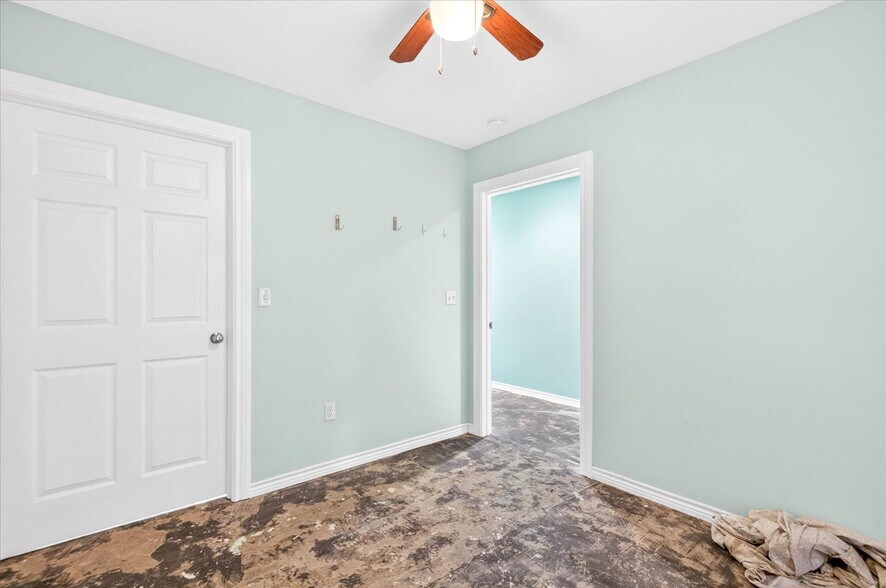 More Photos Of 121 N Maple St, Nowata Storefront For Sale